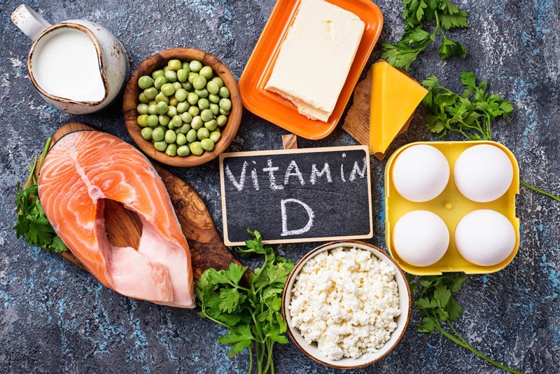 Vitamin D có nhiều trong các loại thực phẩm như trứng cá, sữa, phomai